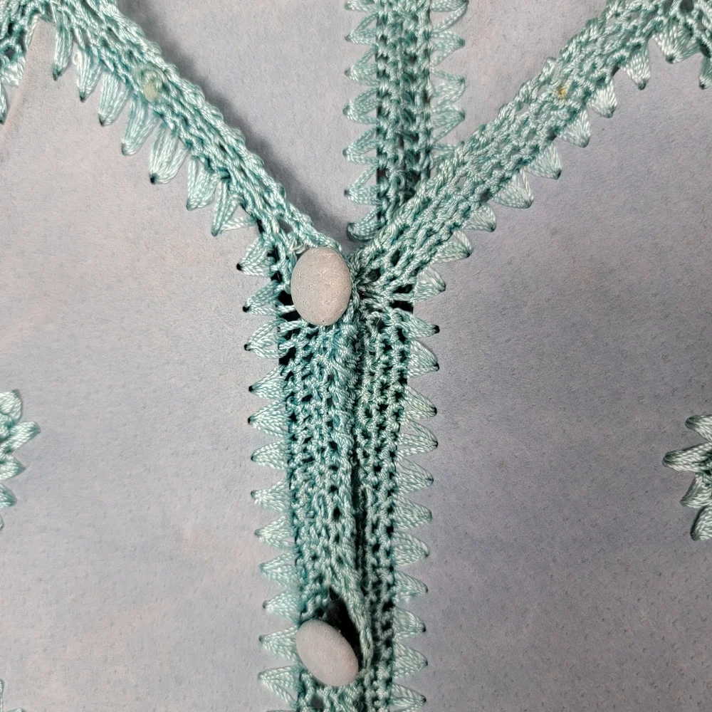 Vest - Picture 2 of 9